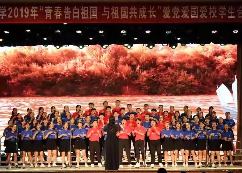 罕见夜间平流雾笼罩云南罗平县城