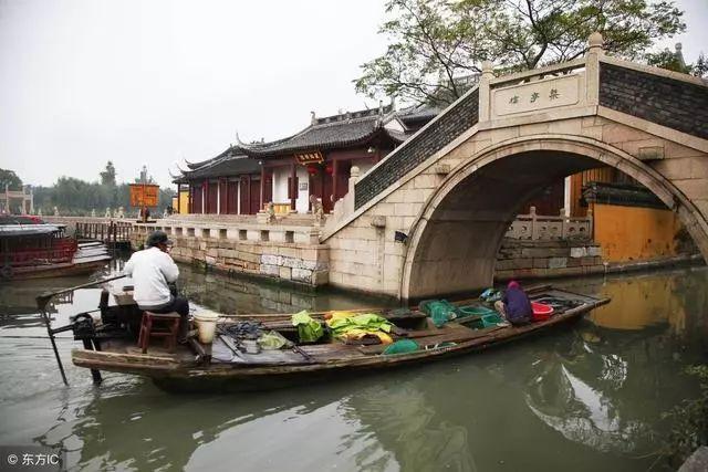 奋力交出新重庆建设起步之年的法院精彩答卷